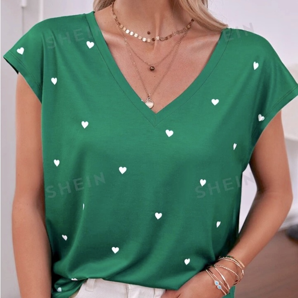 Cynthia Rowley Embroidered Heart Print V Neck Batwing Tee NWT